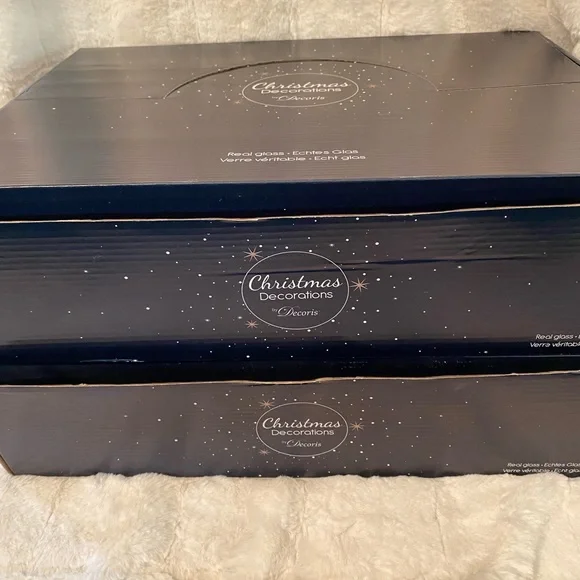 **NEW** Christmas Ornaments Shades of blue.12 ornaments/box. - Picture 13 of 14